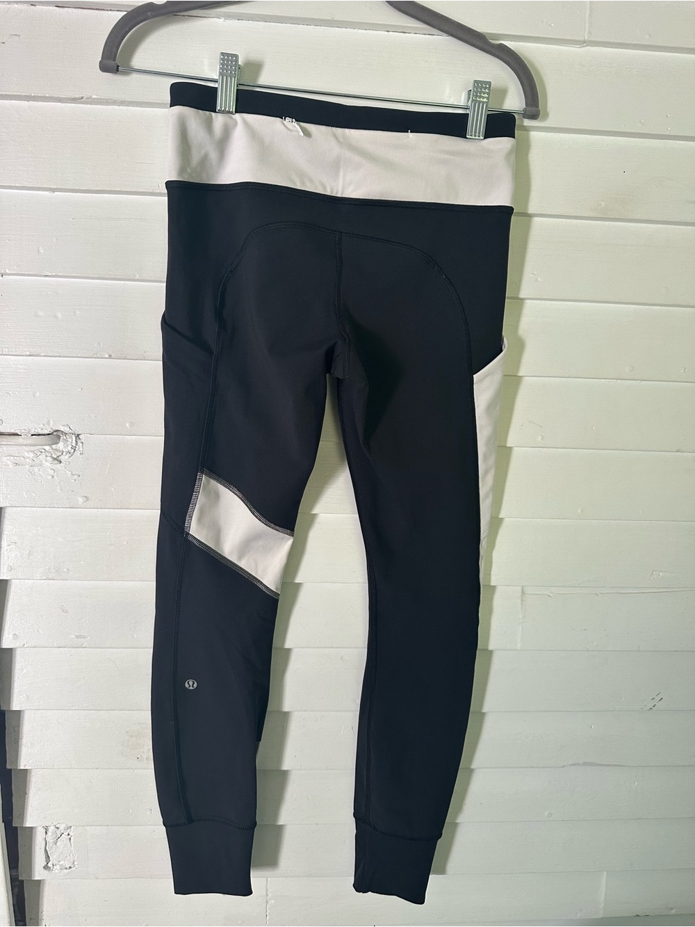 Black and White Lululemon size 4